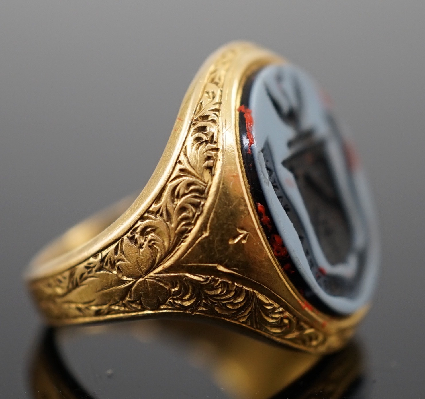 A Victorian 18ct gold and intaglio sardonyx set signet ring